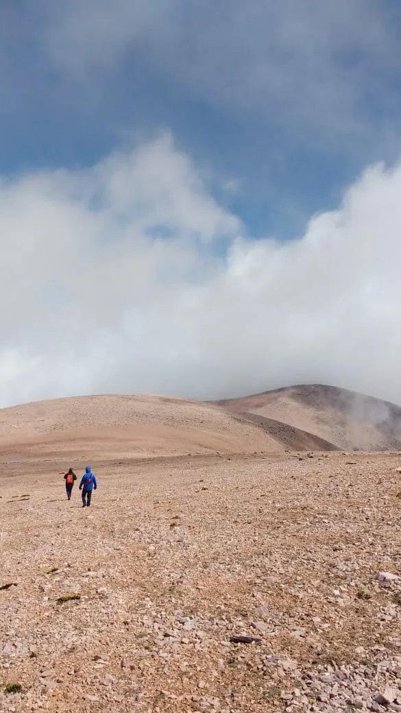 Ascenso al Cerro Zucho vía Laguna Colorada