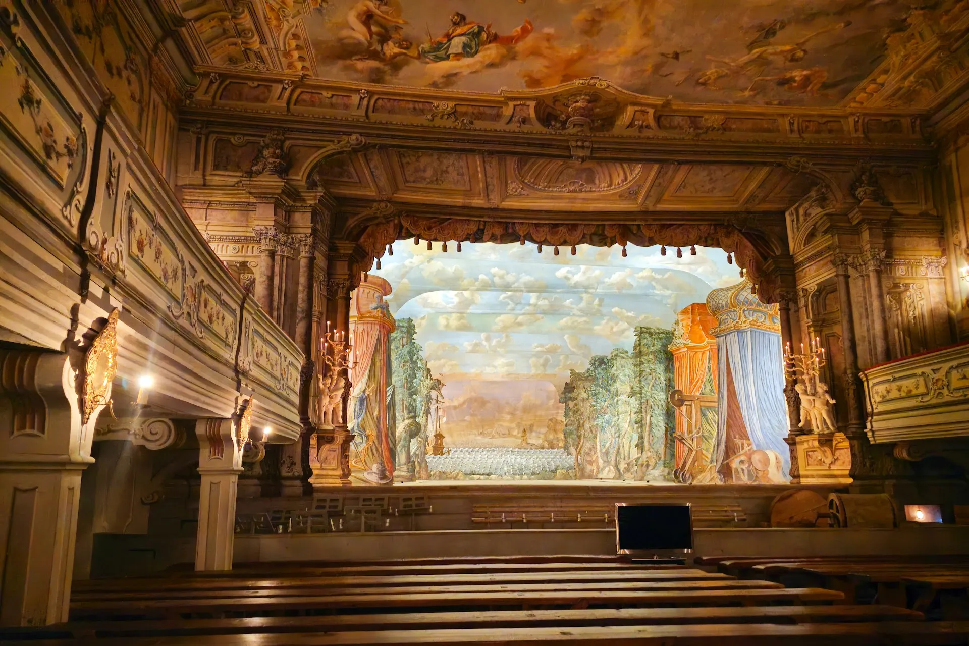 Castle Baroque Theatre Tour