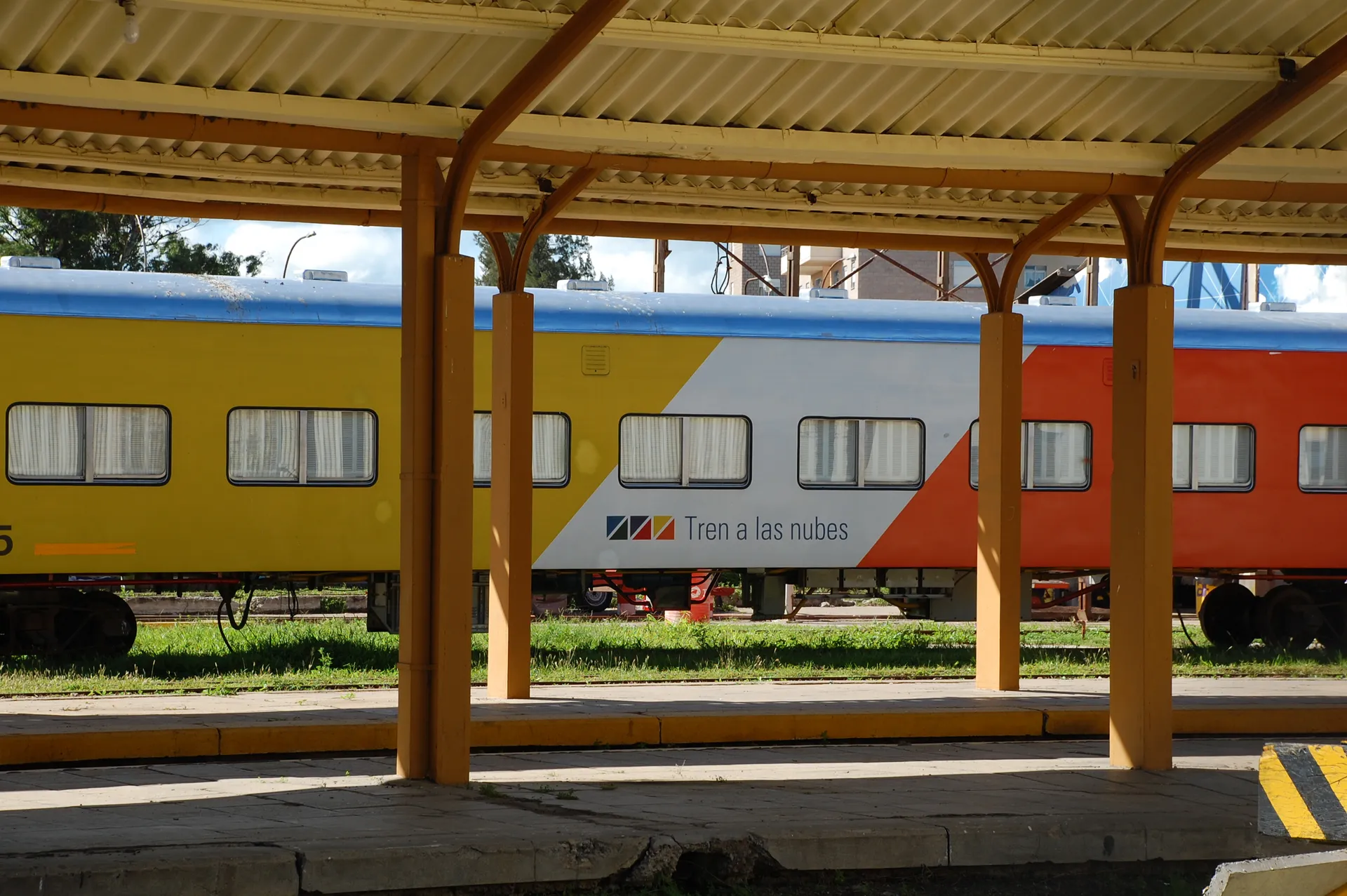 Tren a las Nubes (Train to the Clouds)