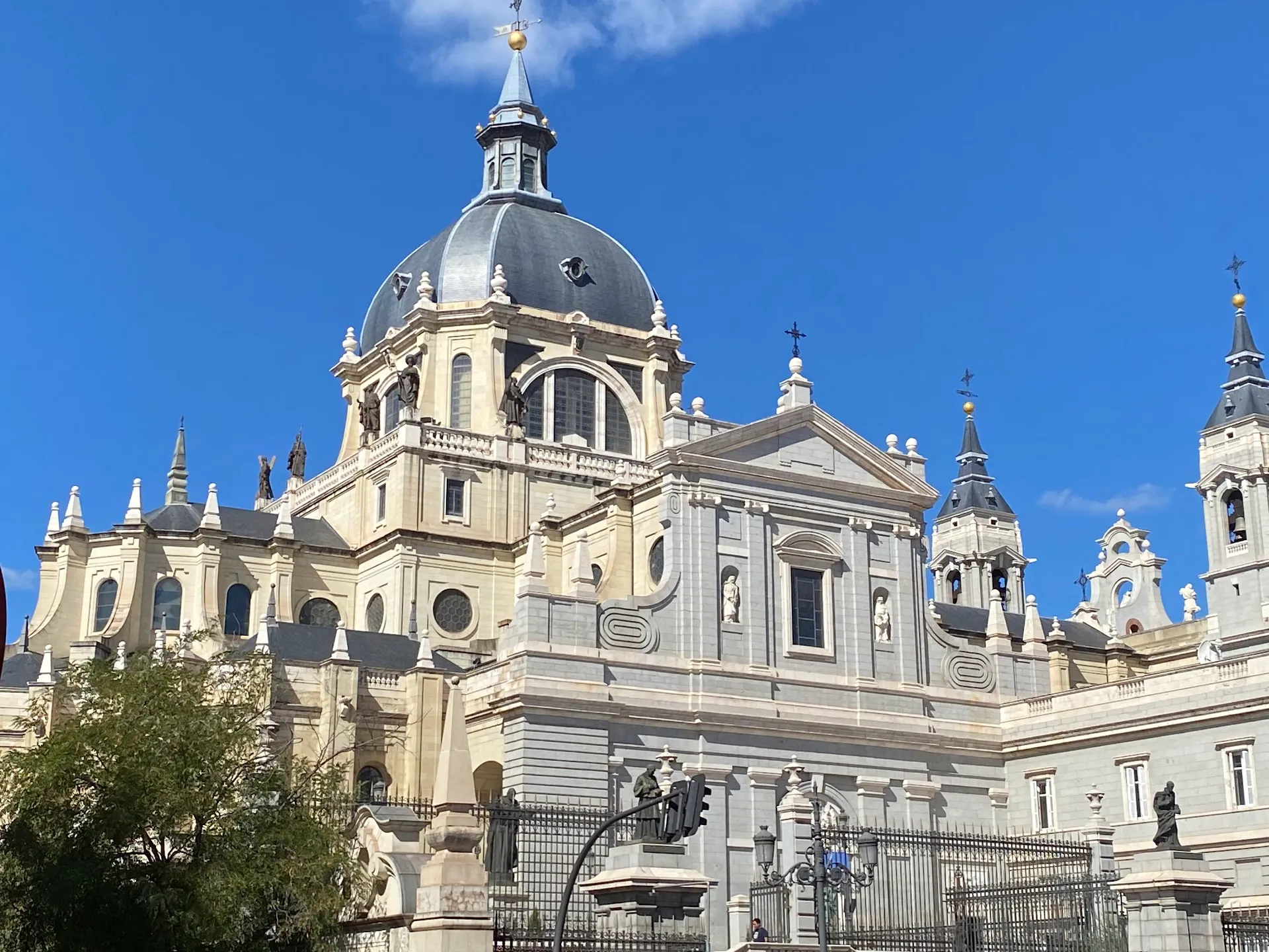 Almudena Cathedral (Catedral de la Almudena)