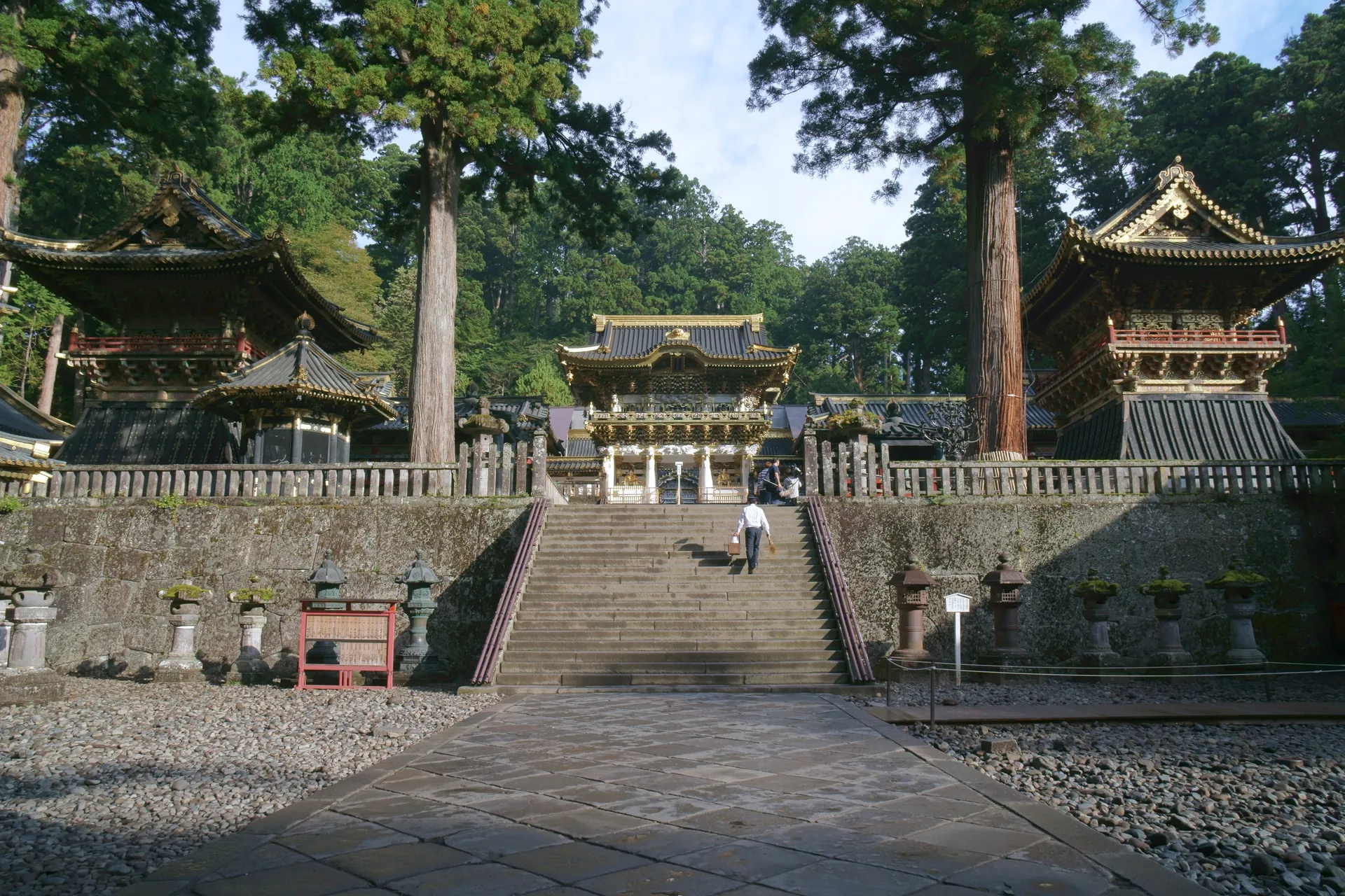 Toshogu Yomeimon Gate