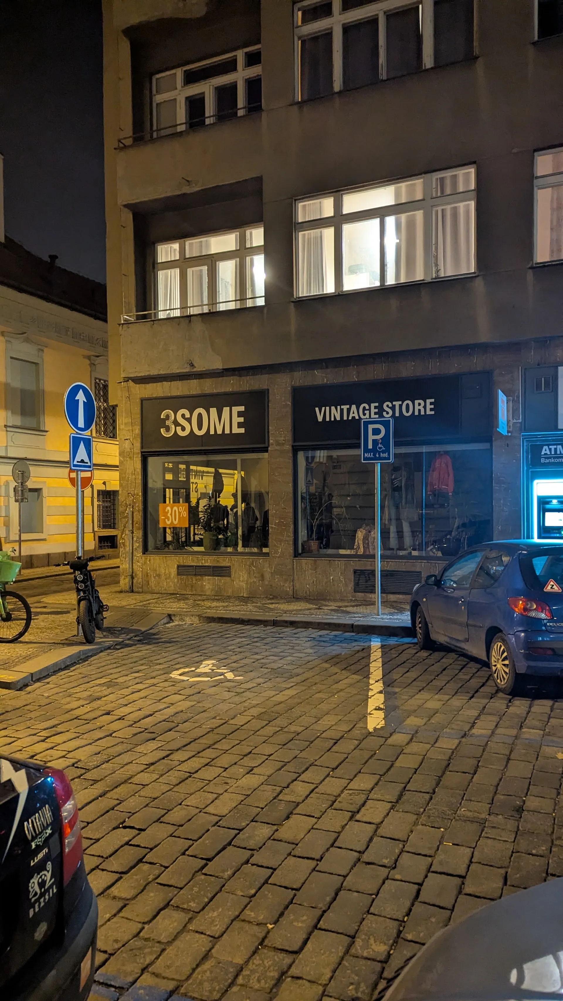 3SOME Vintage Store