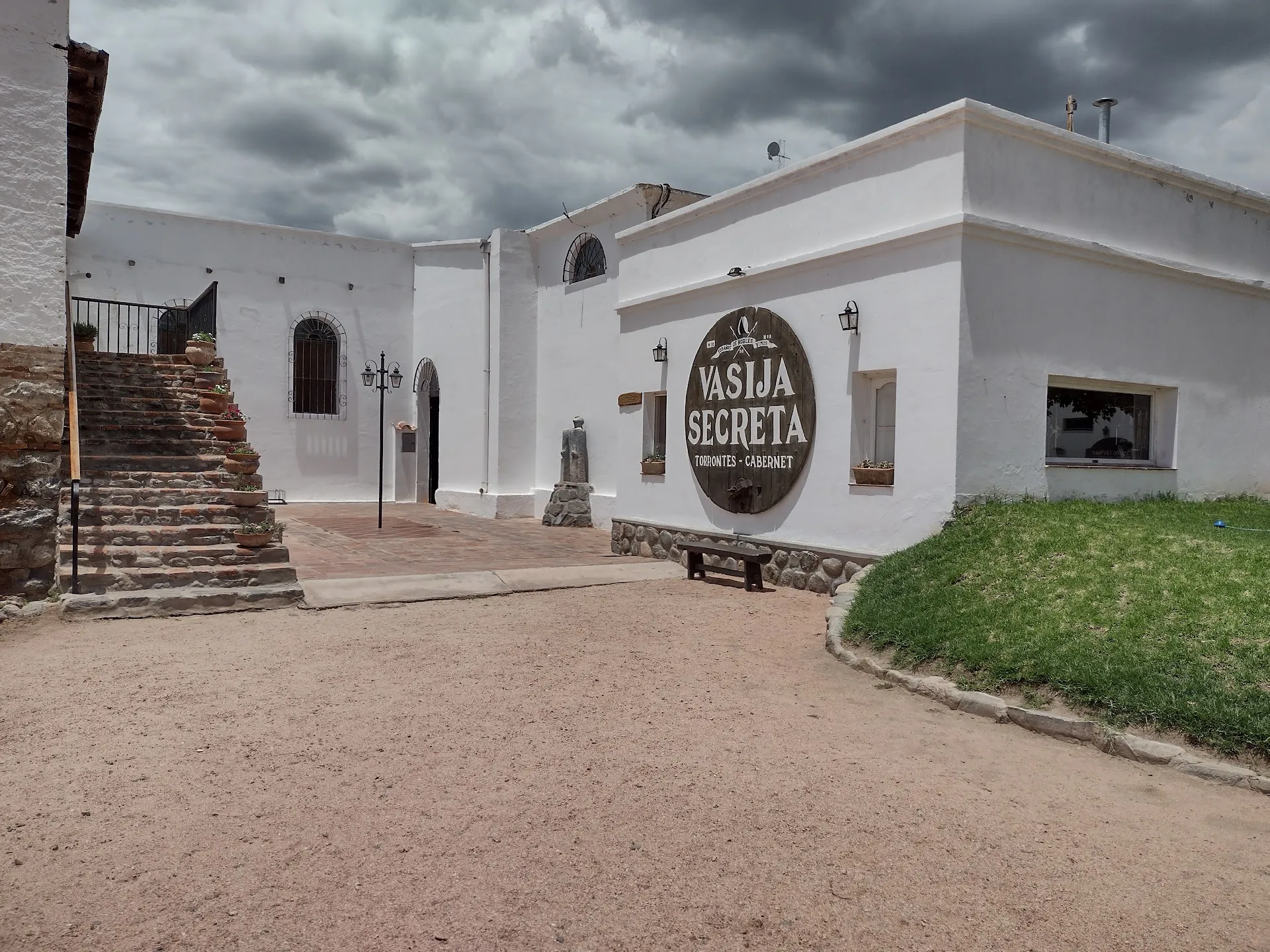 Antigua Bodega Vasija Secreta