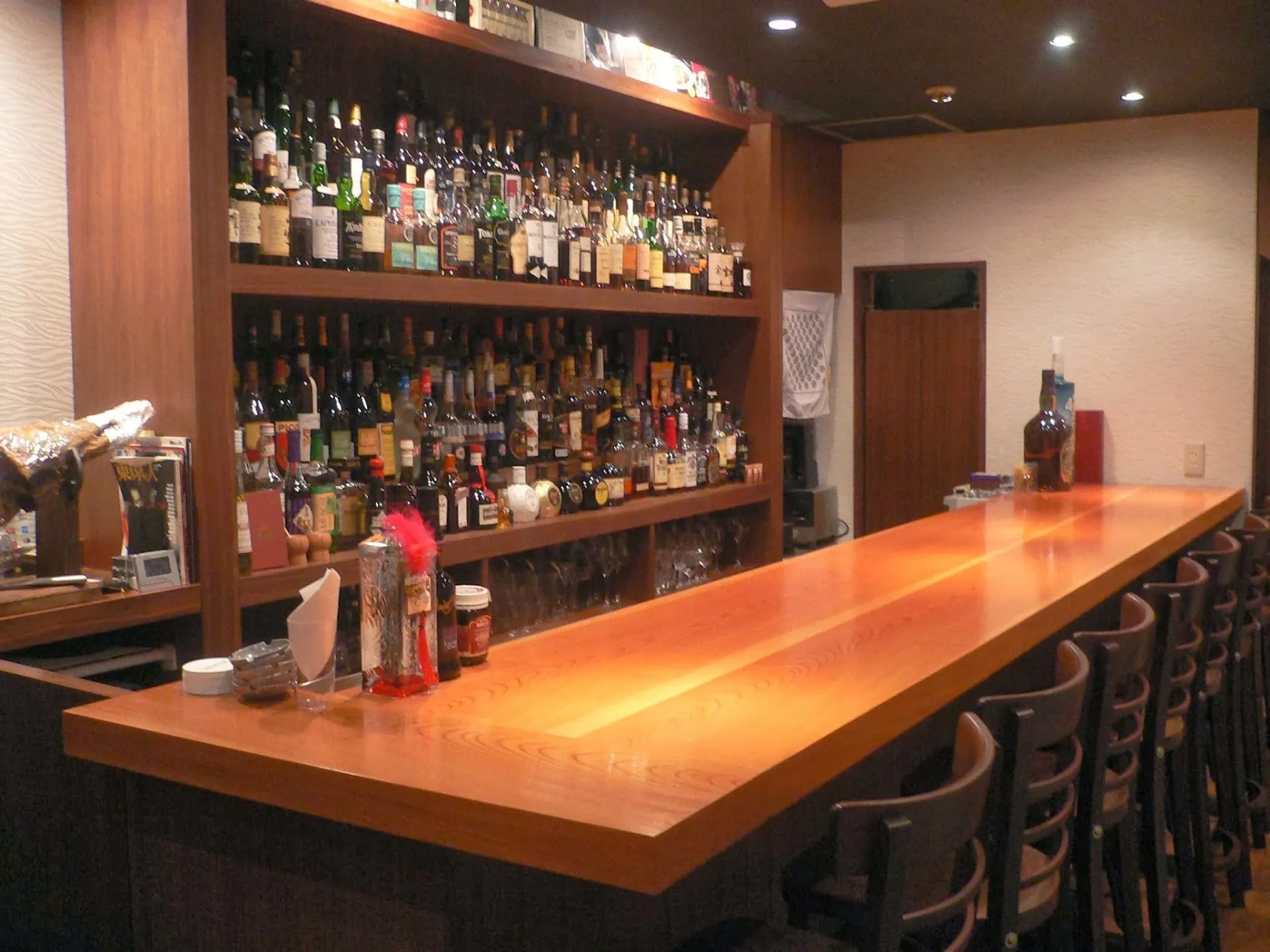 Bar High Five