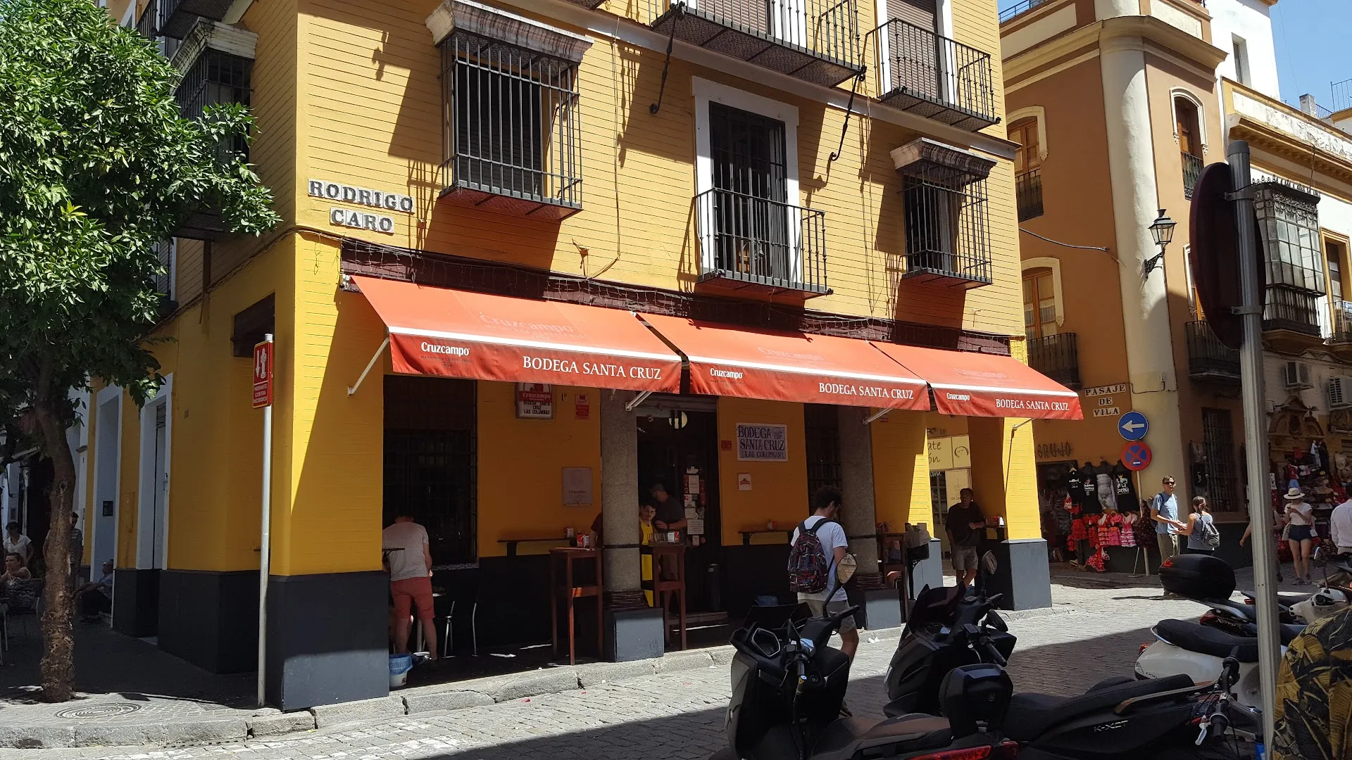 Bodega Santa Cruz (Las Columnas)