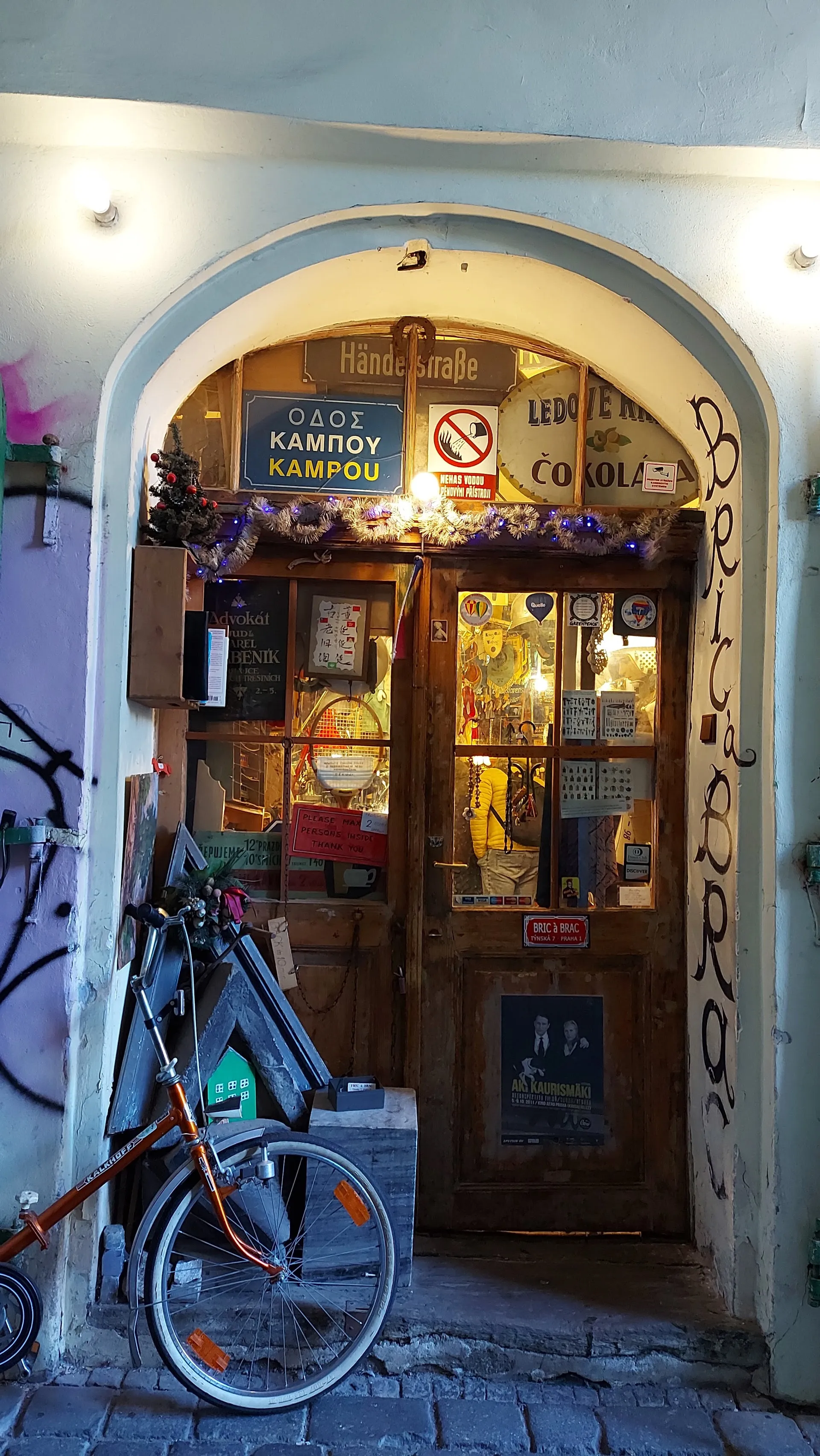 Bric a Brac (Bric à Brac Antiques)
