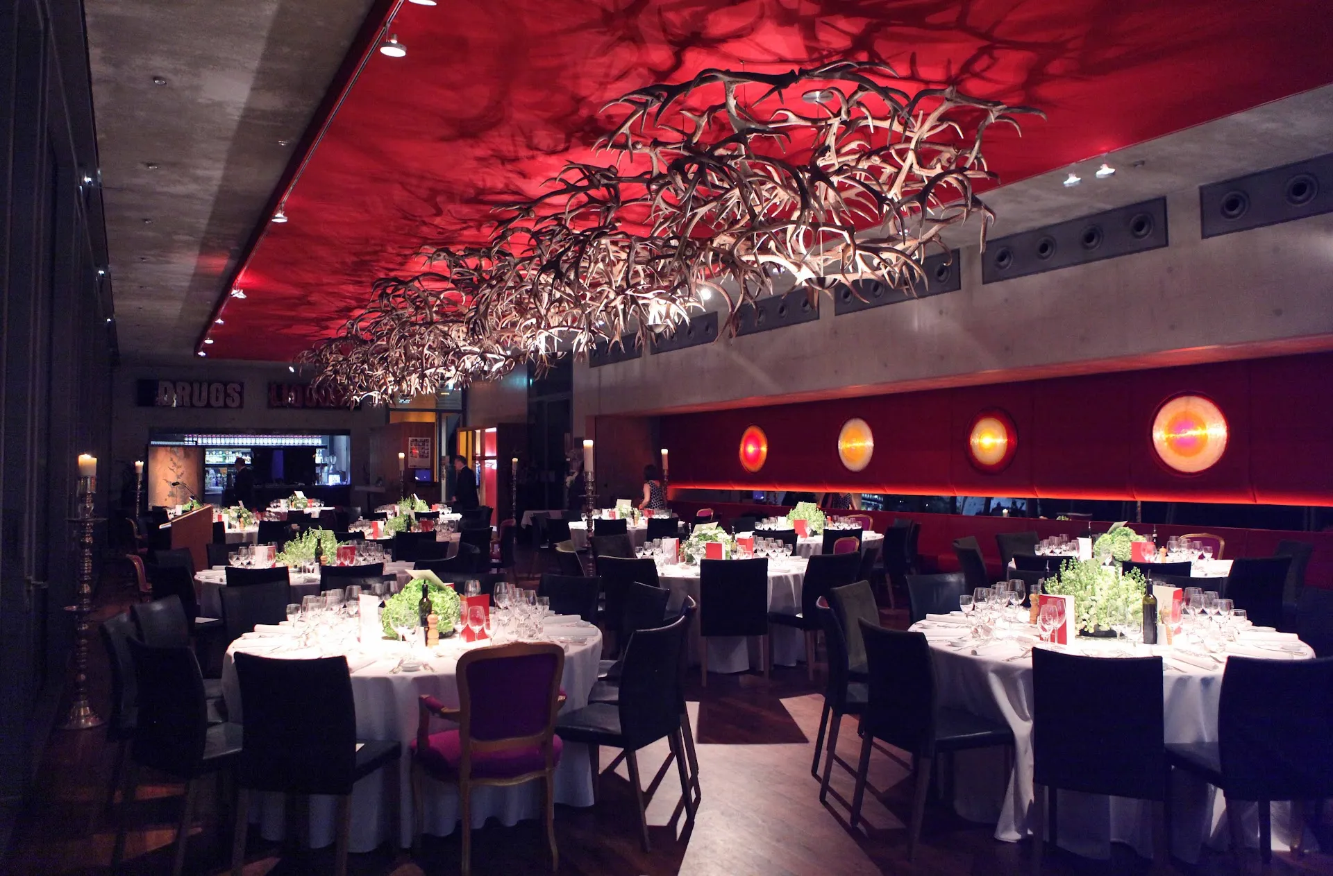 M32 Restaurant